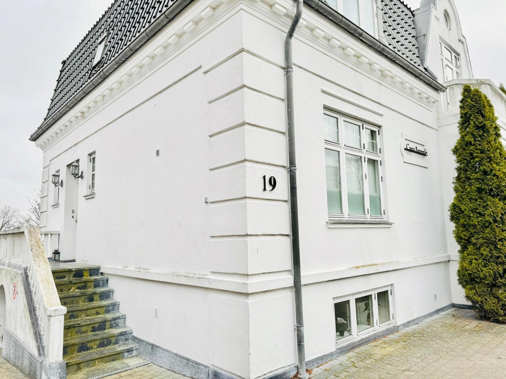 Aday - Villa Firenze - 2 Bedrooms Bright Apartment Aalborg Exterior foto